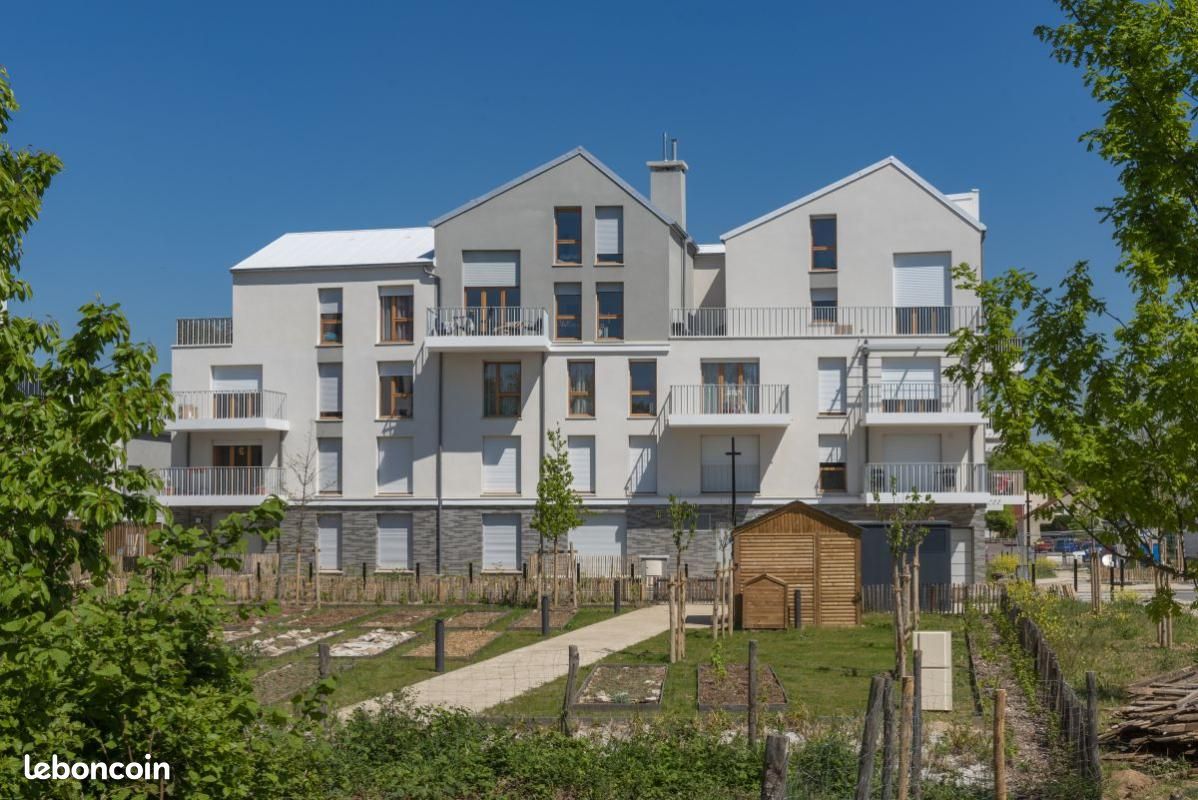 Appartement 4 pièces 79 m² · à Voisins-le-Bretonneux · 79 m² · 340 000 €