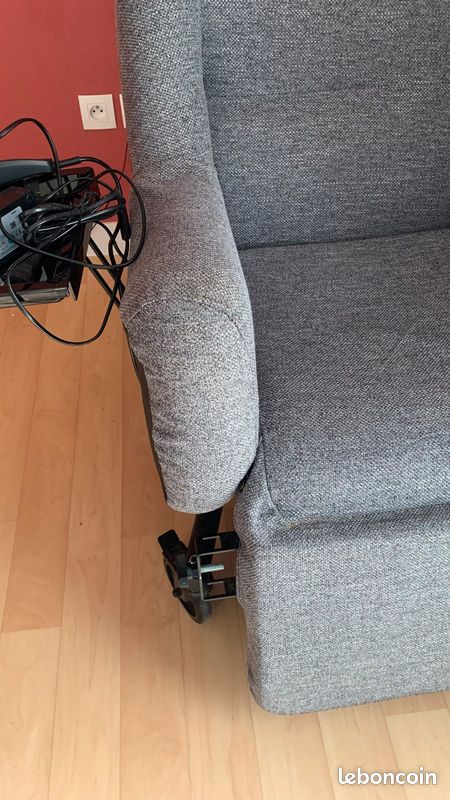 Fauteuil coquille électrique de Mai 2023 (image 10)