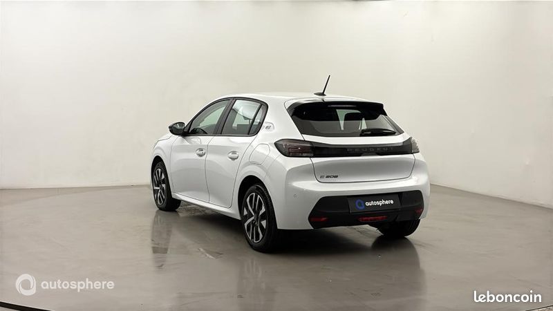 Peugeot 208 e-208 136ch 50 kWh Style (image 8)