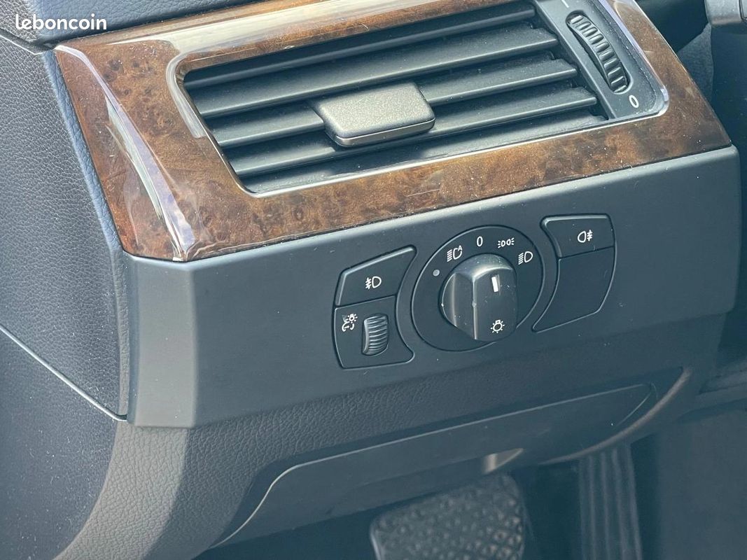 Bmw Serie 5 E60 540i V8 306ch 4.0L Pack Luxe TBE / TOE / PDC / GPS / 540 i ( 545i 550i 545 550 ) (image 8)