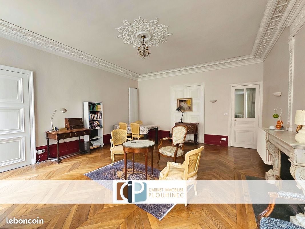 Appartement 4 pièces 154 m² · à Mâcon · 154 m² · 190 000 €