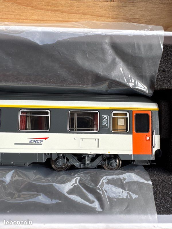 Voitures de voyageurs L.S. Models pour modélisme ferroviaire à l'échelle HO