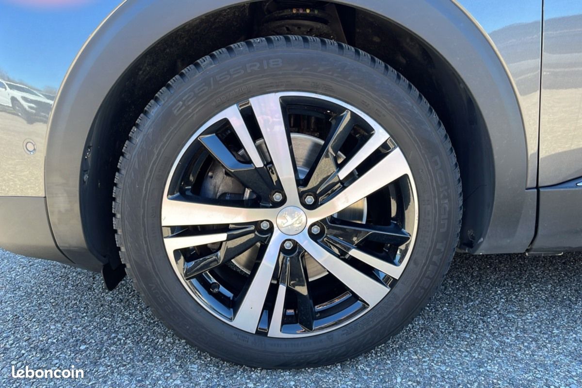 Peugeot 3008 HYBRID4 300 GT (image 17)