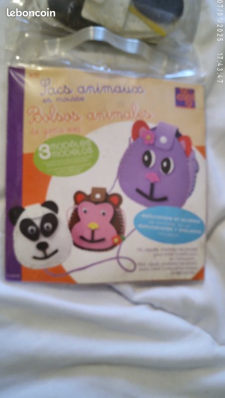 Loisirs créatifs enfant --CREER 3 petits sacs en mousse ++NEUF (image 2)