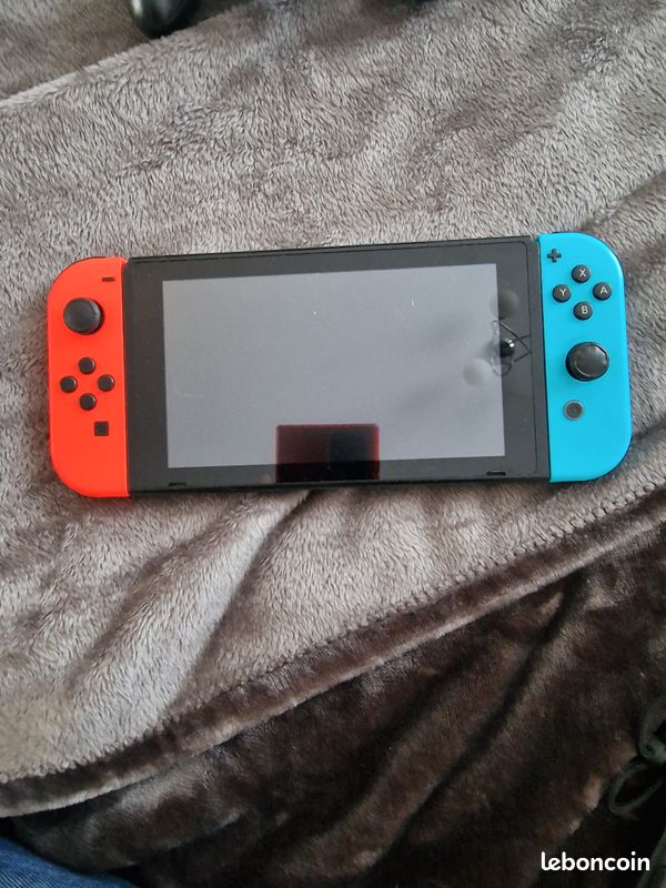Console switch (image 1)