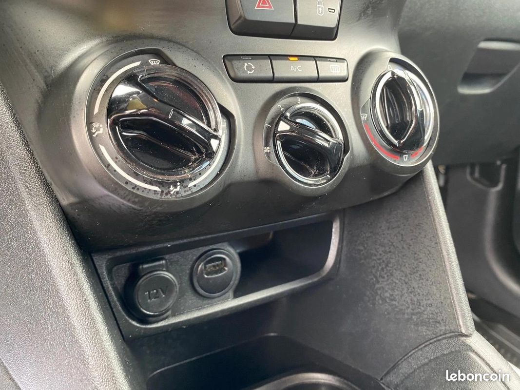 Peugeot 208 GENERATION-I SOCIETE 1.6 BLUEHDI 100 PACK CLIM START-STOP (image 21)