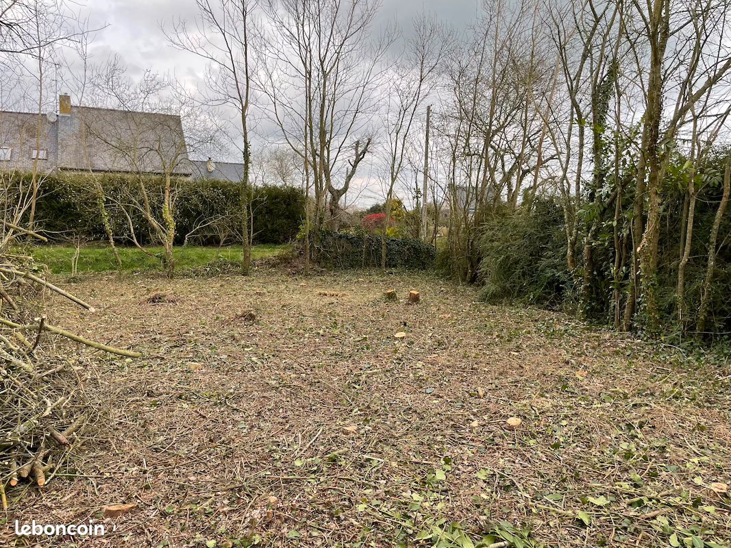 Terrain de 353 m² entouré d'arbres · à Ploumilliau · 29 950 €