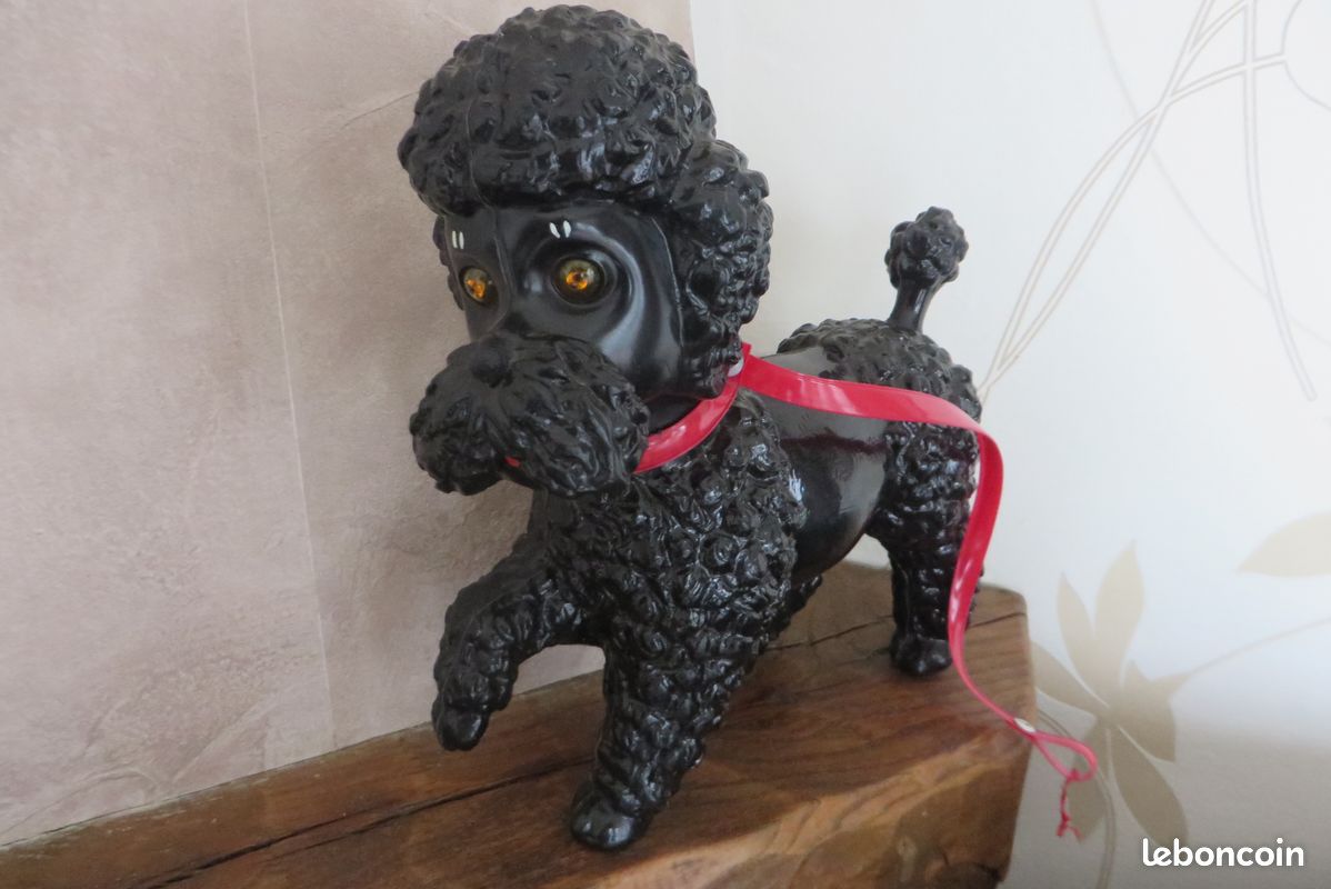 Jouet ancien, caniche à roulettes