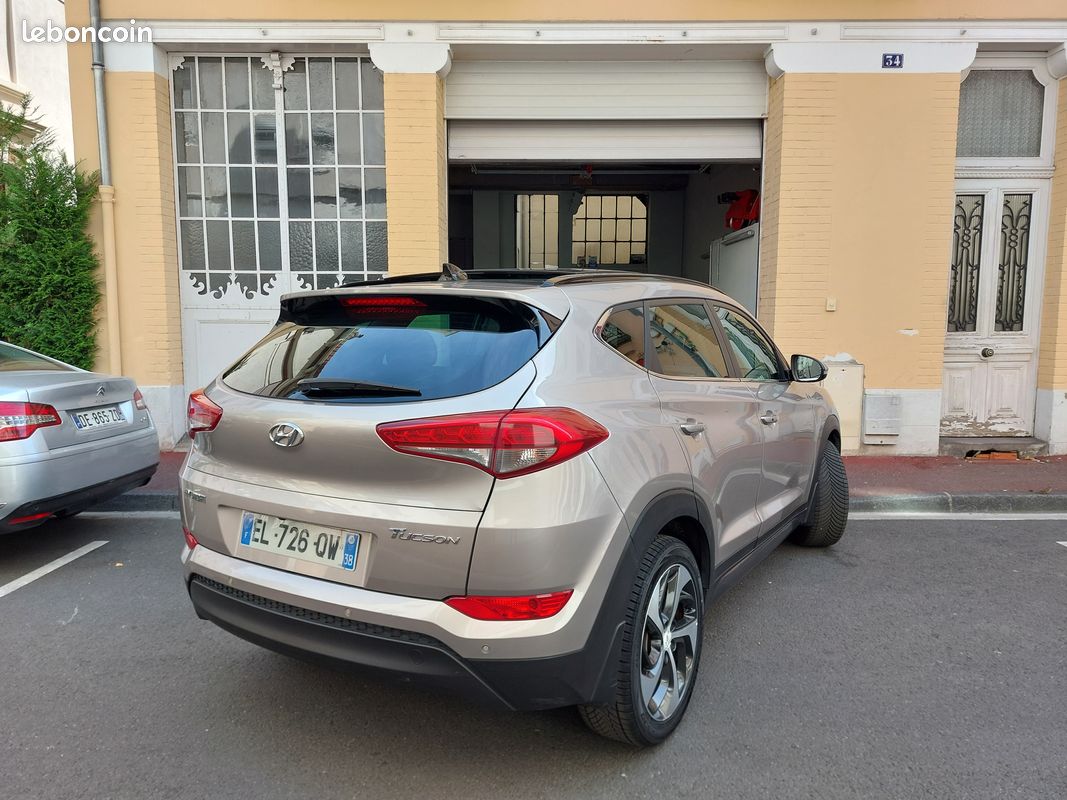 Hyundai Tucson 1.7 CRDI 141 Creative DCT-7, 1ère main 113.135km certifiés, Révision complète dont freins & pneus toutes saisons neufs, dossier complet depuis facture d'achat, 49 photos disponibles (image 2)