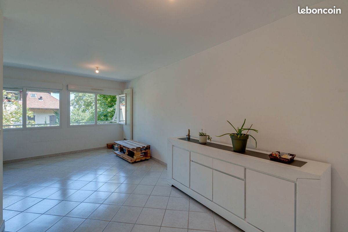Appartement 3 pièces 60 m² · à Évian-les-Bains · 60 m² · 329 000 €