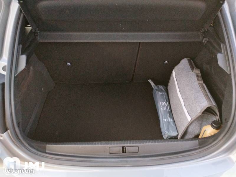 Peugeot 208 PureTech 100 S&S BVM6 Style (image 6)