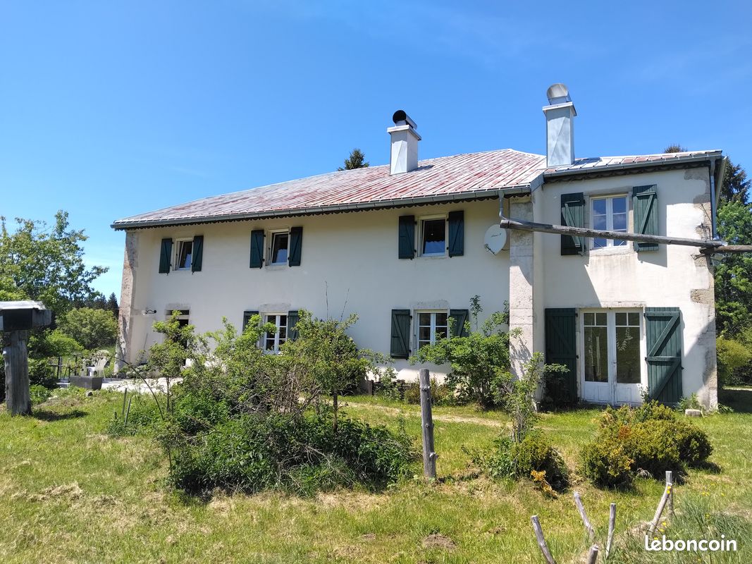 Maison 8 pièces 180 m² · à Les Moussières · 180 m² · 498 000 €