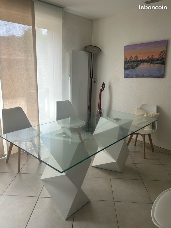 Table de salle à manger design - plateau verre trempé & pieds sculpturaux (image 2)