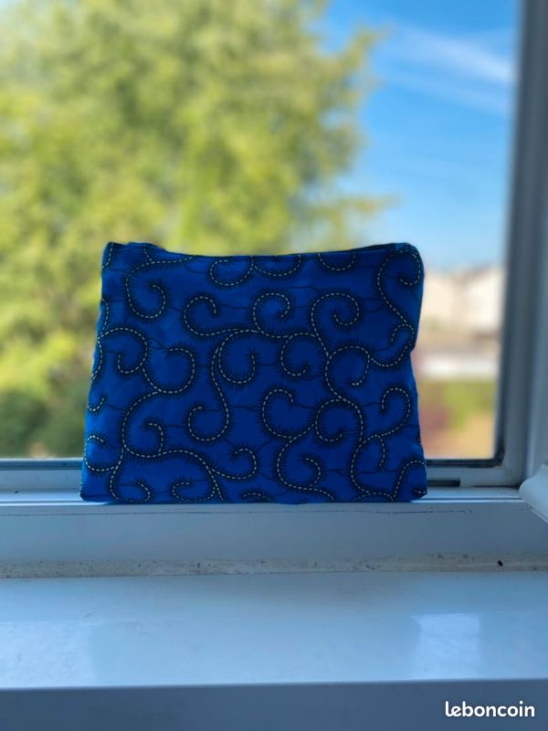 Trousse de toilette en tissus wax (image 1)