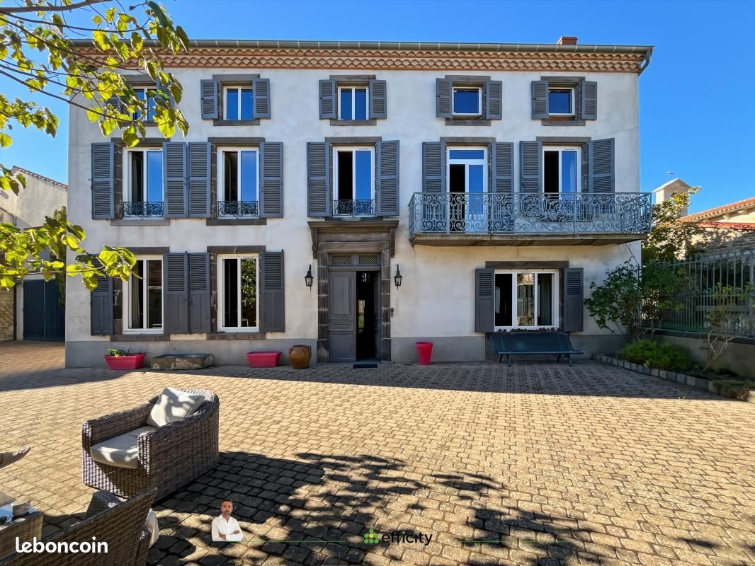 Maison 9 pièces 260 m² · à Nonette-Orsonnette · 260 m² · 280 000 €