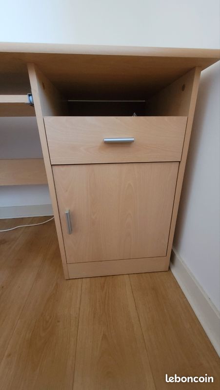Bureau (image 2)