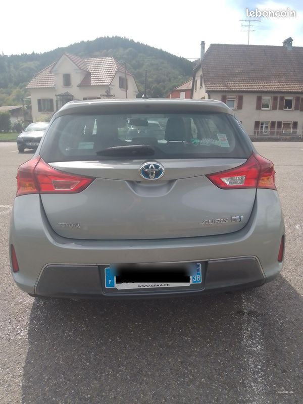 Toyota auris 2 hybride 136h (image 10)