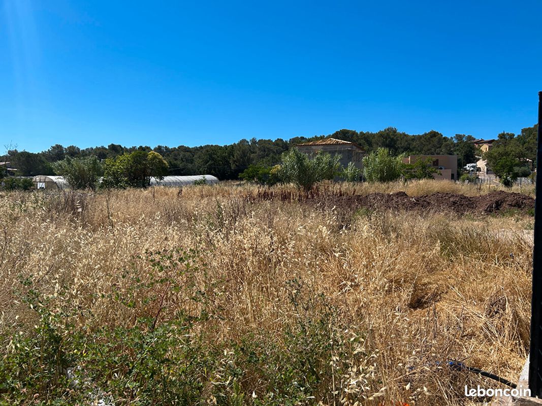 Terrain 445 m² · à Carnoules · 445 m² · 140 000 €