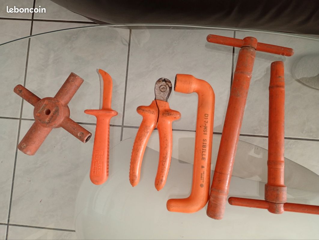Lot d'outils numéro 3 (image 1)