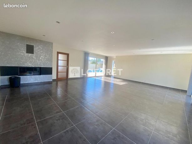 Maison 6 pièces 218 m²