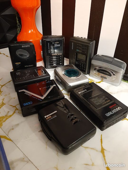 Walkman Lot Sony AIWA Panasonic (Defekt) in Niederdorf für CHF 69 – mit