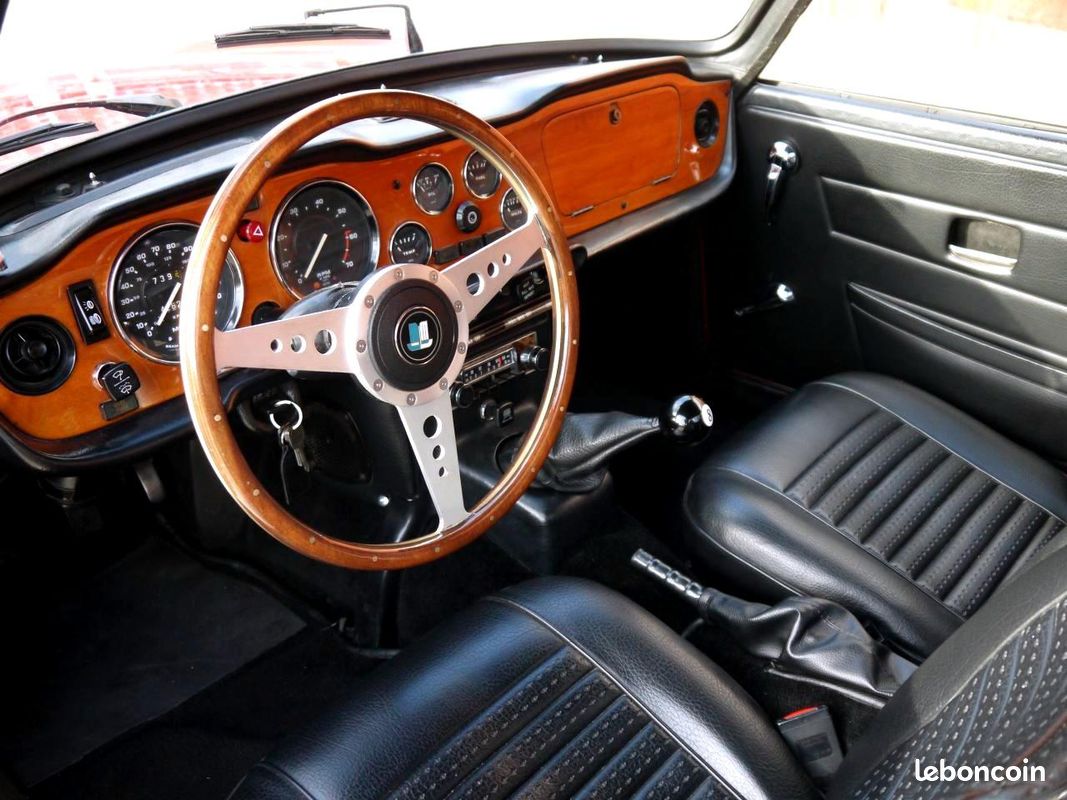 Triumph tr6 carbu - first paint (image 15)