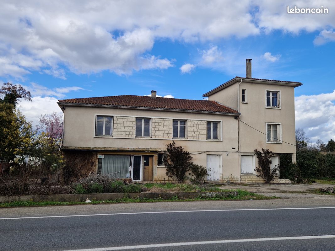 Maison 15 pièces 320 m² · à Bias · 320 m² · 130 800 €