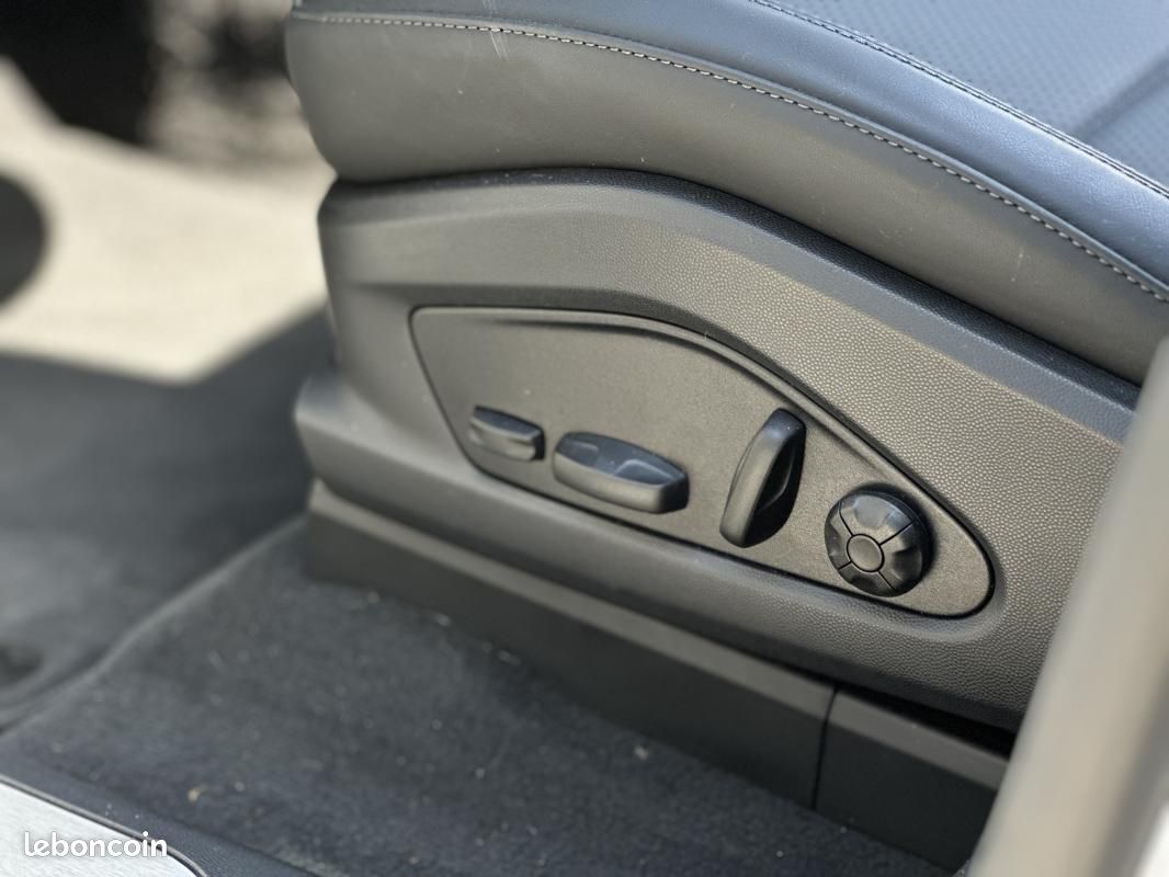 Porsche Macan ELECTRIQUE 360 CH 100KWH / 1RE MAIN FRANÇAISE ETAT NEUF (image 9)