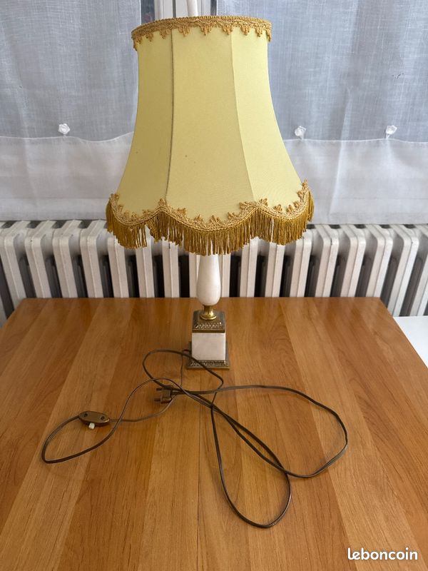 Lampadaire en bois d'hévéa et abat-jour en tissu bouclette crème H141