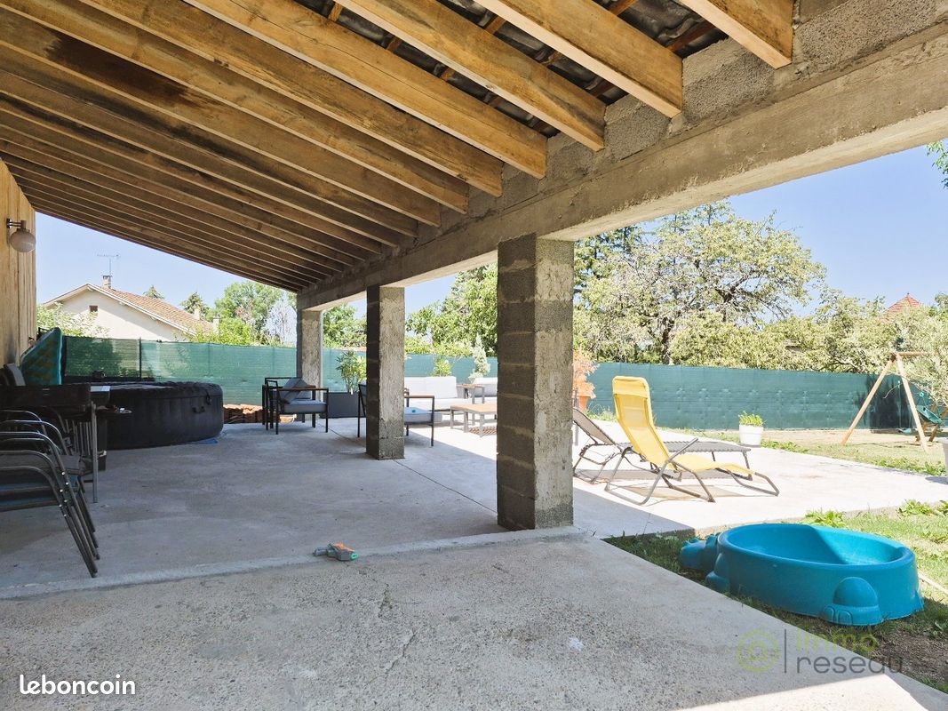 Maison 4 pièces 160 m² · à Saint-Siméon-de-Bressieux · 160 m² · 299 000 €