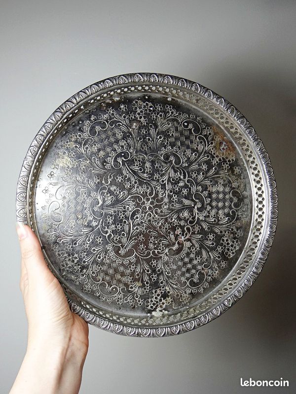 Plateau oriental rond avec poignées et gravures en métal 54 x 46 cm - Plateau à thé