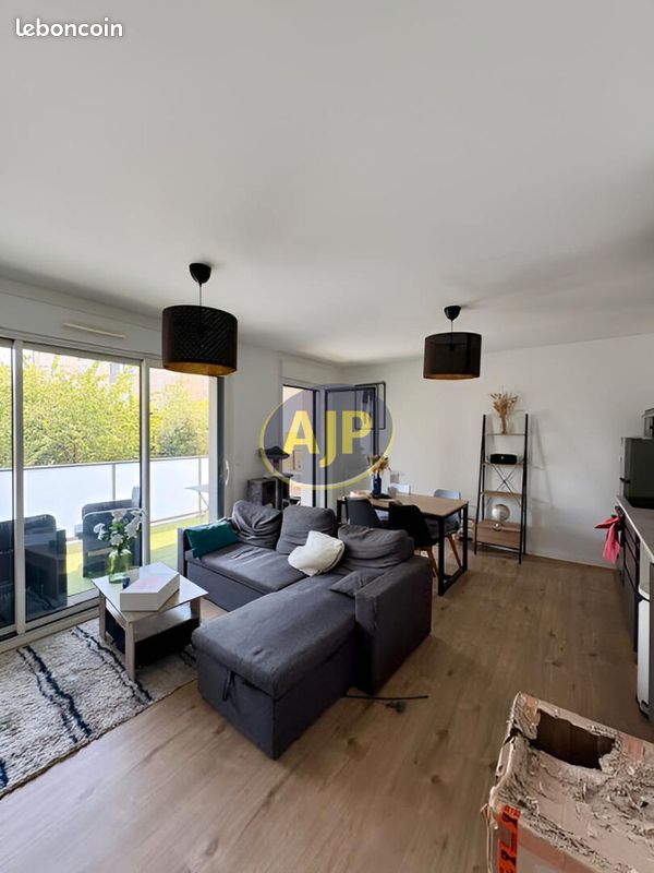 Appartement 3 pièces 61 m² · à Nantes · 61 m² · 828 €