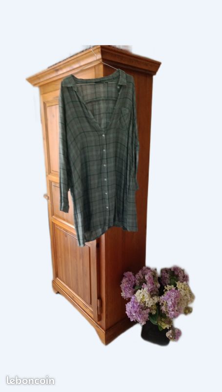 Robe 5 (image 1)
