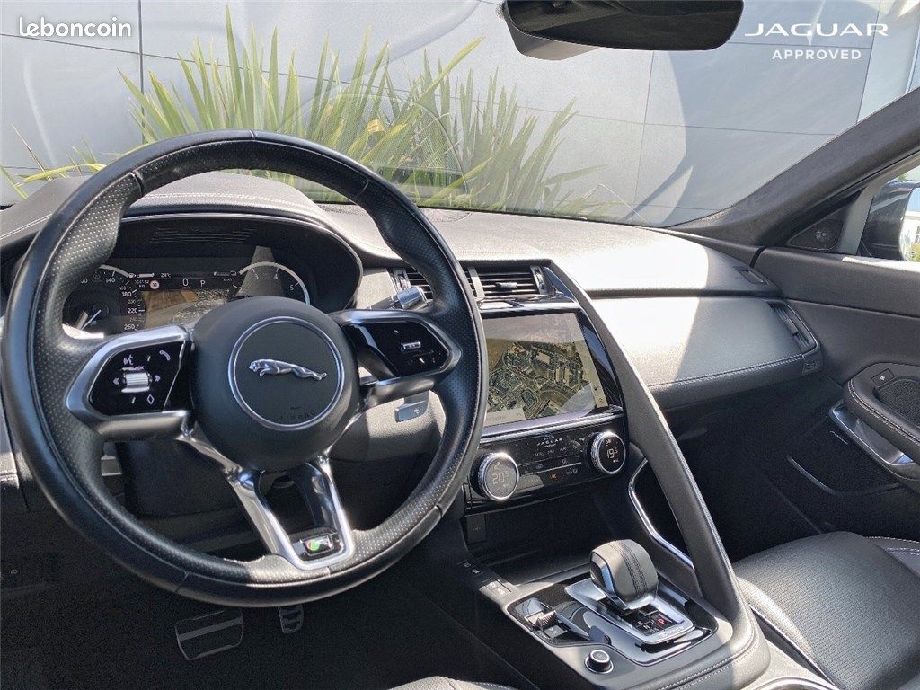 Jaguar E-PACE P-300E CH PHEV AWD BVA R-Dynamic SE (image 18)