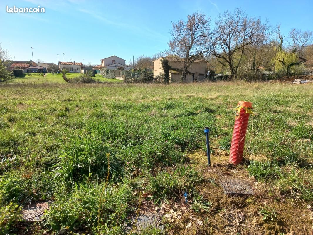 Terrain 1 108 m² La Salvetat Saint Gilles · à La Salvetat-Saint-Gilles · 238 000 €