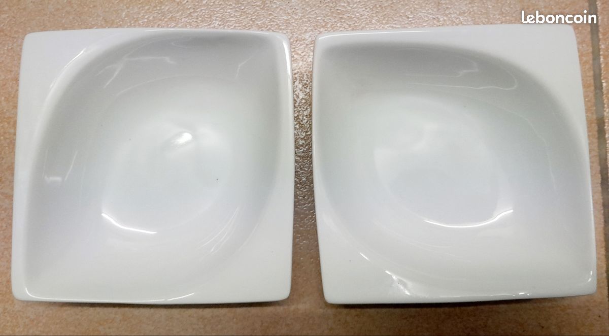 2 ramequins (image 1)