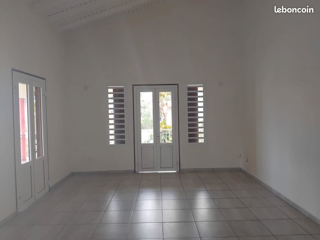 Appartement 3 pièces 90 m² · à Morne-À-l'Eau · 90 m² · 850 €/mois
