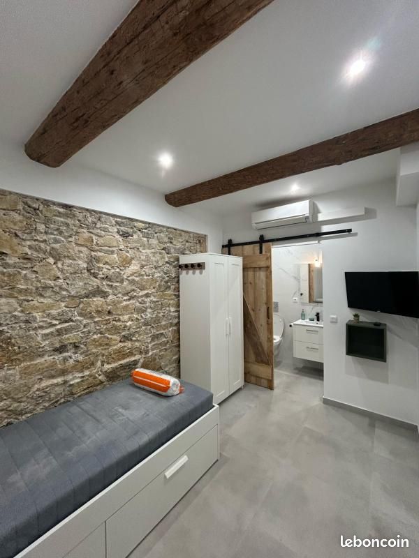 Appartement 1 pièce 11 m² · à Toulon · 11 m² · 500 €/mois
