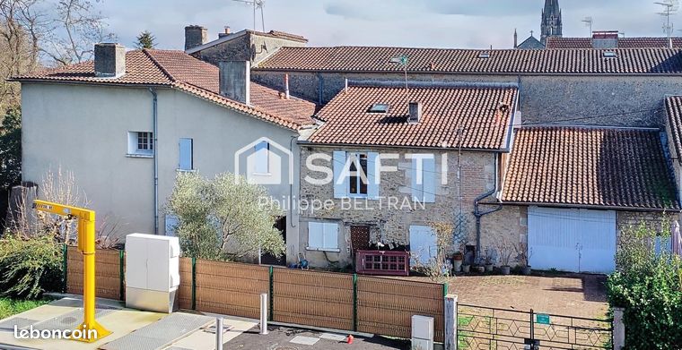 Maison 11 pièces 298 m²