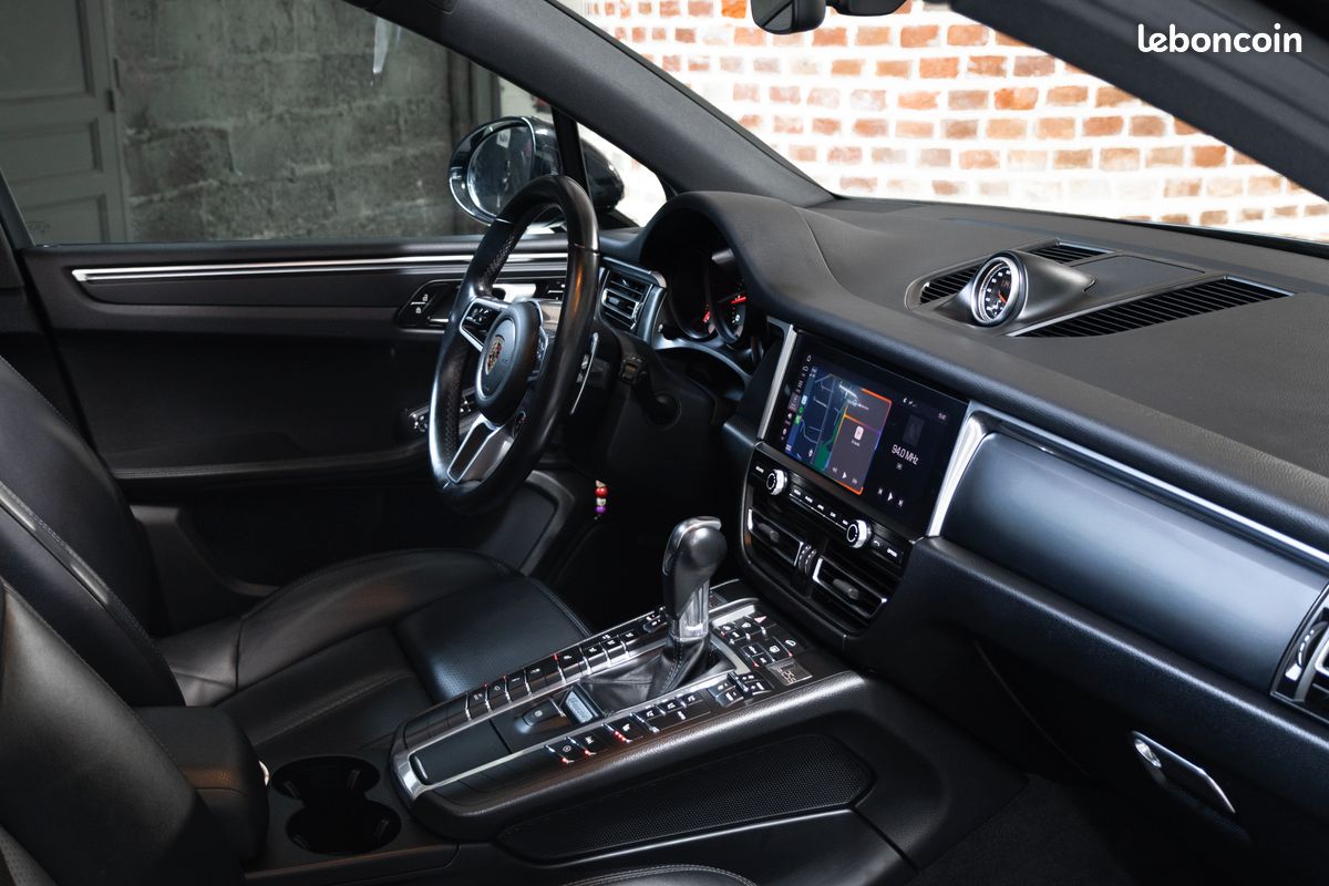 Porsche Macan (2.0L 252 ch) PDK (Pack Chrono, Toit ouvrant, Apple CarPlay, Audio Bose...) (image 4)