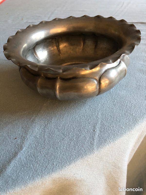 Ancien Plat En étain Peint Super Rare – Château Et Tour D'époque, Pièce De Collection Unique !