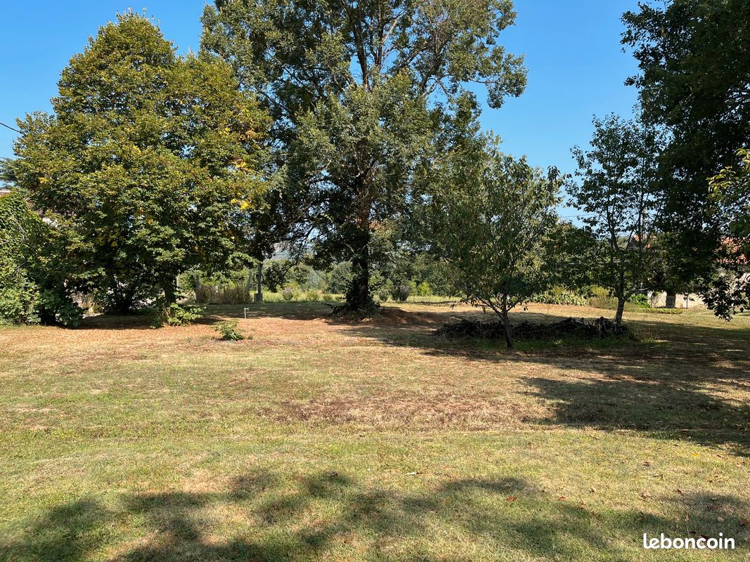 Terrain a batir · à Caillac · 40 000 €