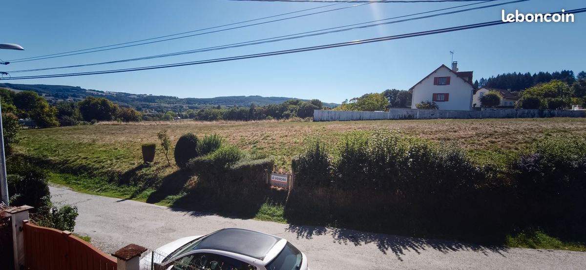 Terrain 3000m2 · à Bourganeuf · 22 000 €
