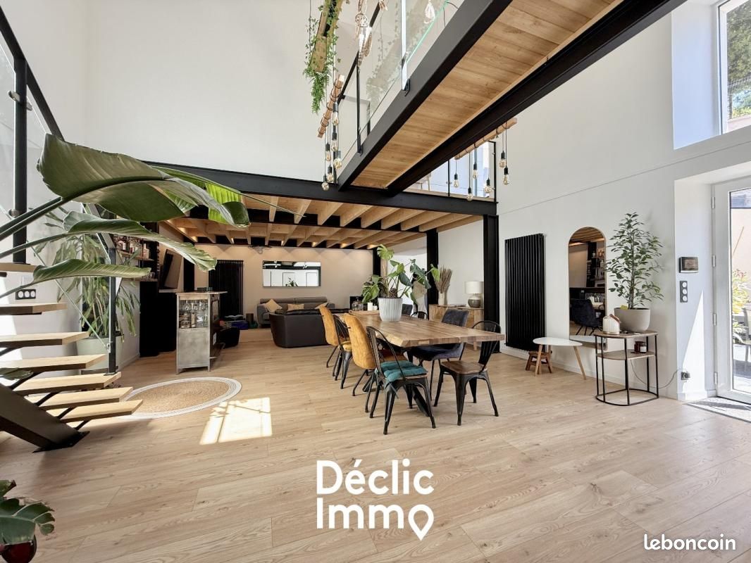 Maison 8 pièces 225 m² · à Poitiers · 225 m² · 599 000 €
