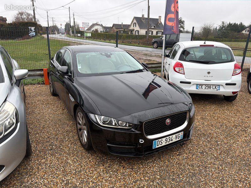JAGUAR XE 2.0 160ch BVA MOTEUR HS 198000km prix 2200e véhicule non roulant (image 1)