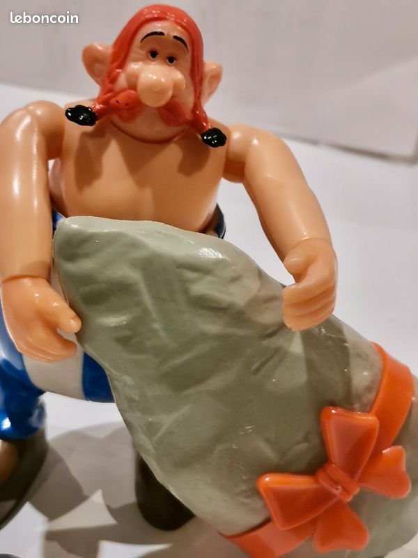 Rare figurine ancienne en céramique Obélix tiré de la BD Astérix