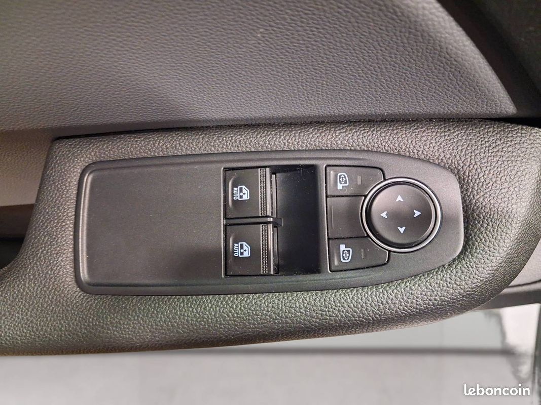Renault clio societe blue dci 85 air nav (image 21)