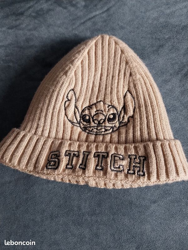 Bonnet Disney orchestra stitch neuf ans Vêtements