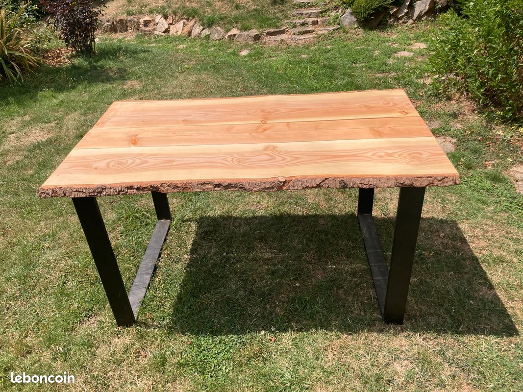 Table 4 personnes (image 1)