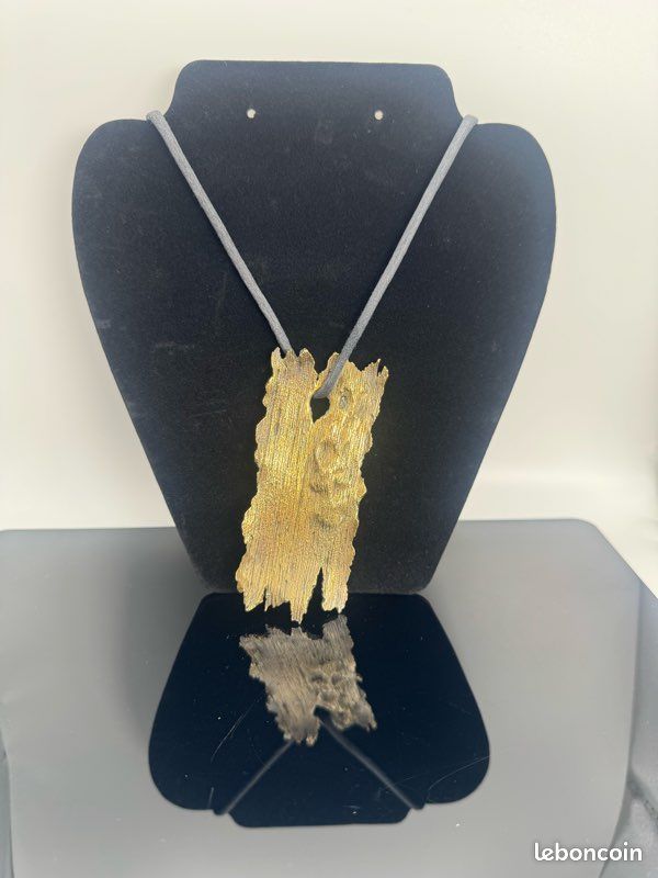 Rare pendentif sur cordon signe sur plaque Yves Saint Laurent YSL vintage (image 1)
